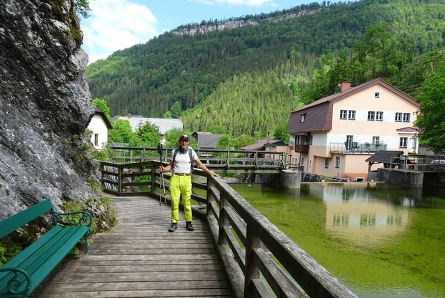 Los geht's entlang des Themenweges "Die Kraft des Wassers" im Steinbachtal.