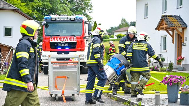 Der Brand konnte durch das gezielte eingreifen der Einsatzkräfte rasch unter Kontrolle gebracht werden.