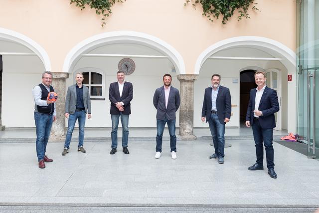 Präsident, Bürgermeister, Obmänner und Trainer.