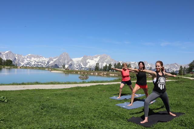 Stefanie Lindbichler bietet Bergyoga auf der Höss