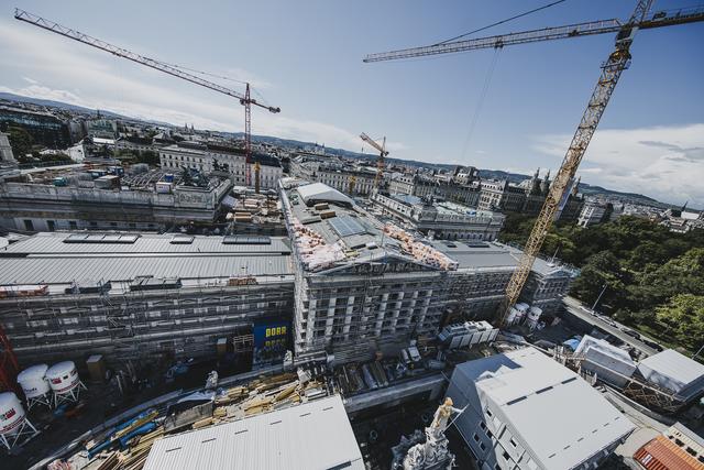 Imposant: Die spektakulärste Baustelle Österreichs, an der 500 Arbeiter mitwirken, beaufsichtigt das Grazer Unternehmen Wendl.
