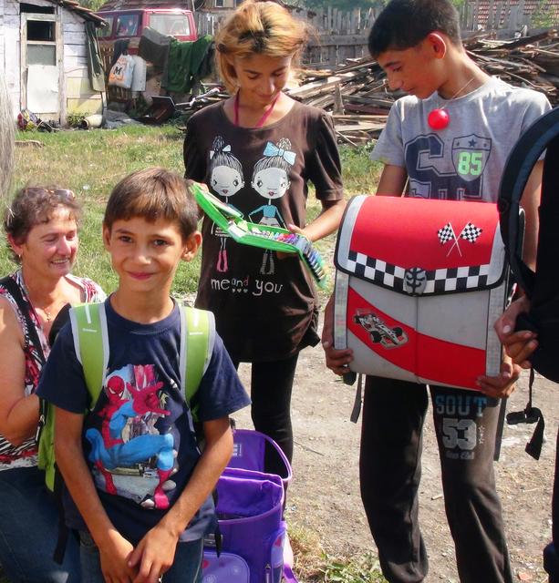 Die Freude der beschenkten Kinder ist groß. | Foto: Kinderschuhe für Osteuropa