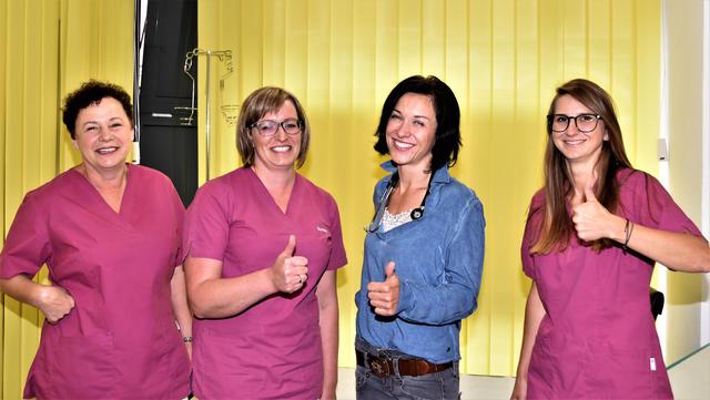 Die Marktgemeinde Golling bekommt mit der neuen Landärztin Helena Piberger eine erfahrene Allgemeinmedizinerin, die als aktive Not- und Bergrettungsärztin erfolgreich im Einsatz ist. Das Ordinationsteam freut sich schon auf die zukünftige Zusammenarbeit (v. l.): Martina Windhofer, Renate Schmitzberger, Helena Piberger und Bianca Ringelspacher kümmern sich in Zukunft gemeinsam um die Gesundheit der Gollinger.