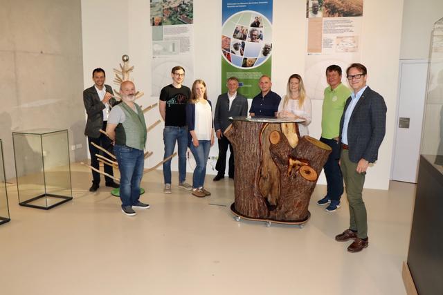 Organisatoren und Unterstützer präsentierten die Schwerpunkte der Ausstellung „Klima im Wandel“ im Museum Hartberg. | Foto: KK