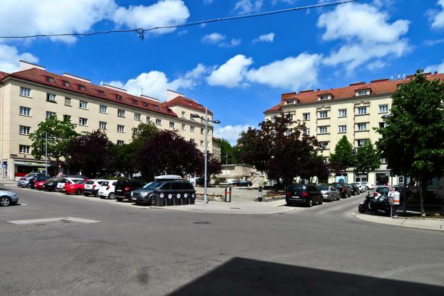 Der Hauptplatz der Siedlung ist der Matteottiplatz mit seinem Brunnen.