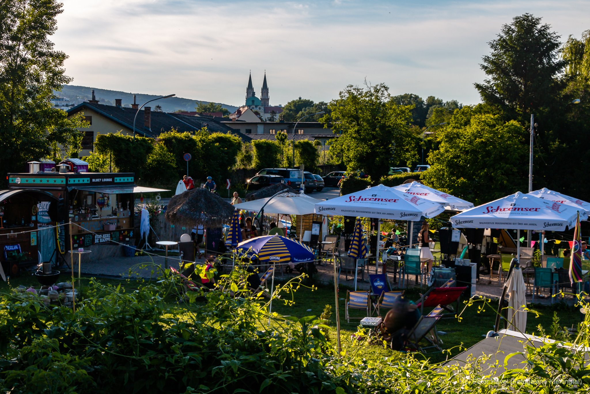 Beach Club Summer Feeling in Klosterneuburg BeachBar & Stand Up Paddling & Grill Yourself