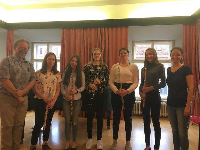 Versilberte Auszeichnung: Theresa Bonstingl, Lena Rindler, Marie Seiler, Katharina Schüttengruber und Lara Senkl. | Foto: Musikschule Fürstenfeld