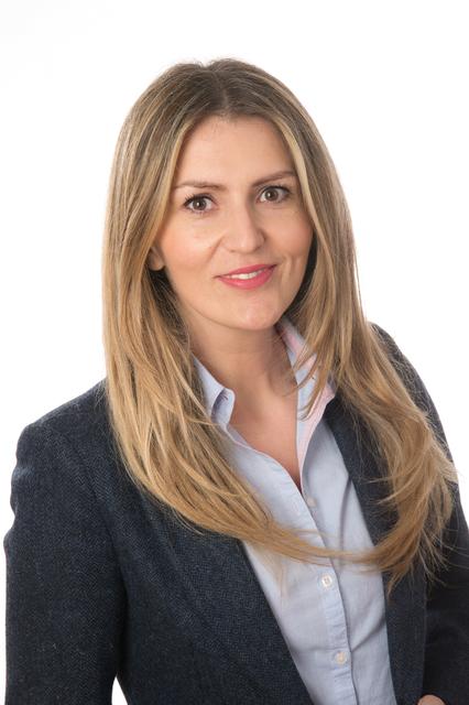 Gemeinderätin Amela Dzananovic (SPÖ) fordert: „Die Badpreise müssen sofort wieder gesenkt werden. Alleingänge des Bürgermeisters – ohne Gemeinderatsbeschluss – sind demokratiepolitisch bedenklich“ | Foto: zVG