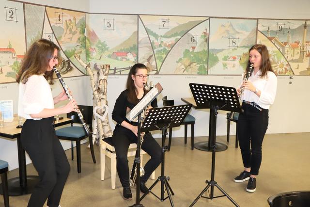 Die Gruppe "Mosaik" mit Christine, Isabell und Bernadett Pöll (v.l.) sorgte für die passende musikalische Umrahmung. | Foto: Othmar Kolp
