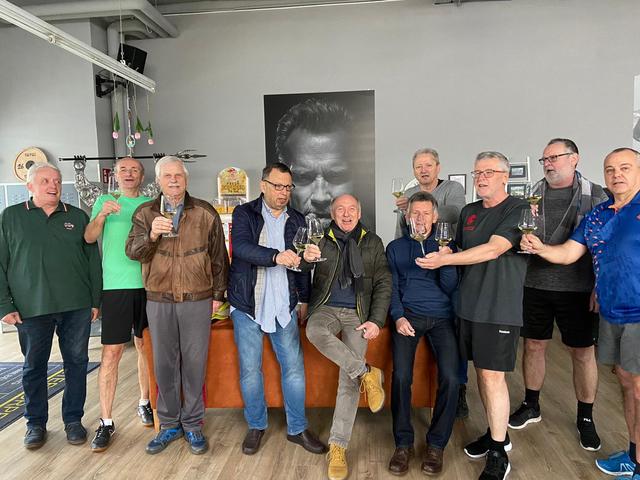 Im Herzen jung gebliebene Sportler, die sich immer noch im The Field Gym nach Corona in Fernitz-Mellach fit halten.  | Foto:  