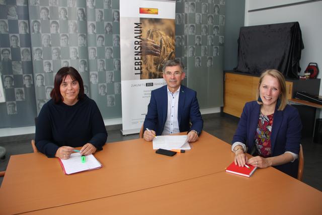 Versprühen Optimismus: ÖVP-Bezirksobmann LAbg. Franz Fartek mit NAbg. Agnes Totter (l.) und LAbg. Julia Majcan.
