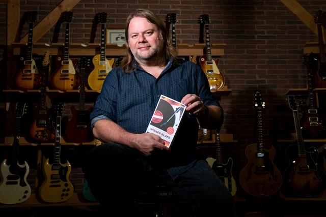 Der Autor, Musiker und Wiener Dialektdichter Johann Allacher widmet seine Bücher der Musik der Stadt und ihren Musikern. Am 26. Juni kommt er nach Telfs.