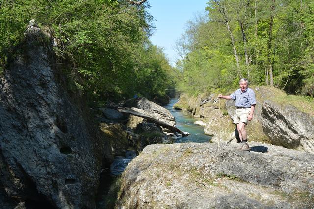 "Unterwegs auf der Via Aqua": Walter Mayr aus Scheibbs genießt einen herrlichen Tag in der Erlaufschlucht in Purgstall. | Foto: Roland Mayr