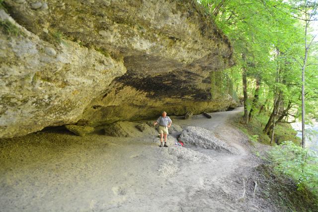 Riesige Konglomerat-Felsen türmen sich in der Schlucht auf. | Foto: Roland Mayr