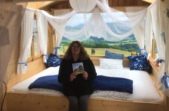 Margret Pelzguter hat beim BezirksRundschau-Gewinnspiel eine Übernachtung am Hochhubergut gewonnen.