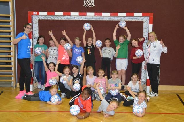 "Mädchen am Ball" heißt es beim Hopsi Hopper Mädchen-Fußballcamp in Güssing. | Foto: Michael Strini