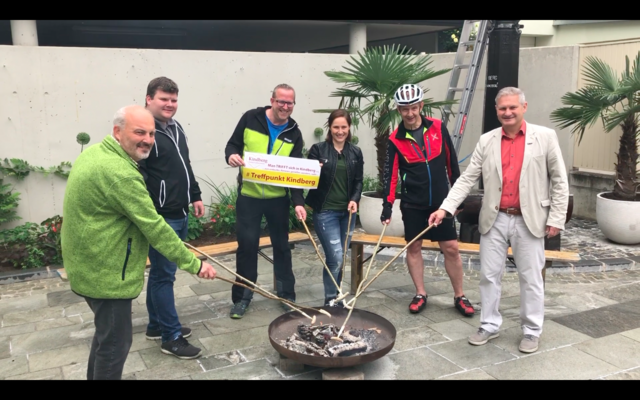 Kindberger Werbegemeinschaft, Tourismusverband und Stadtgemeinde versammelten sich ums Lagerfeuer.