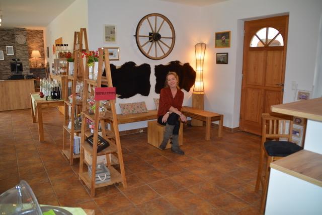 Ulrike Müller in ihrem Samsuri Hofladen: Schönes Ambiente, tolle Produkte | Foto: privat