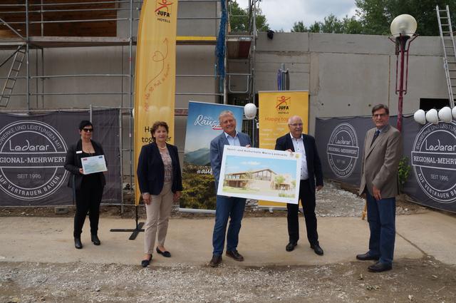 Monika Heinrich, Ursula Lackner, Gerhard Wendl, Bgm. Kurt Riemer und BH Hannes Peißl | Foto: KK