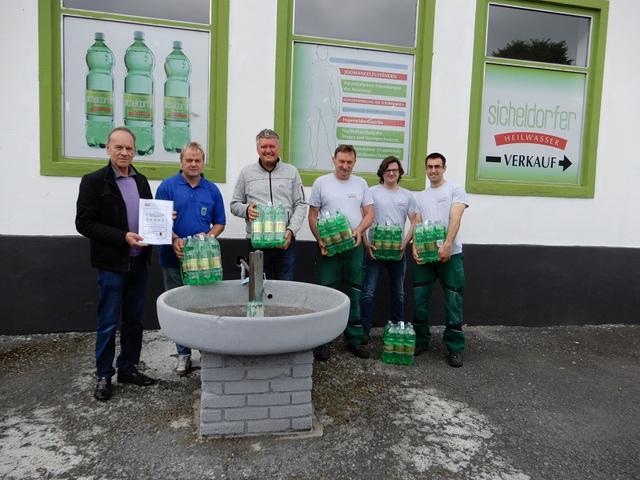 Gratis Heilwasser gab's für die Belegschaft des LKH Südsteiermark in Bad Radkersburg.