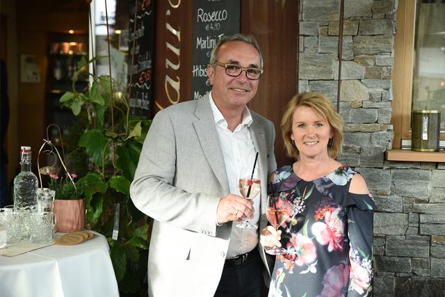 Peter und Astrid Ochensberger freuen sich über die erneute Verleihung des Umweltzeichens an das gemeinsame Gartenhotel in St. Ruprecht an der Raab.