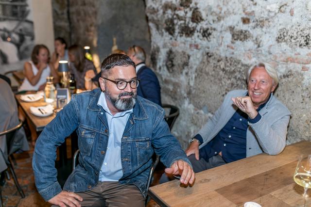 Gemeinderat und Hotelier: Harald Kratzer (Sternbräu, v.l.) lauscht gespannt der Diskussion. | Foto: wildbild / Günter Freund