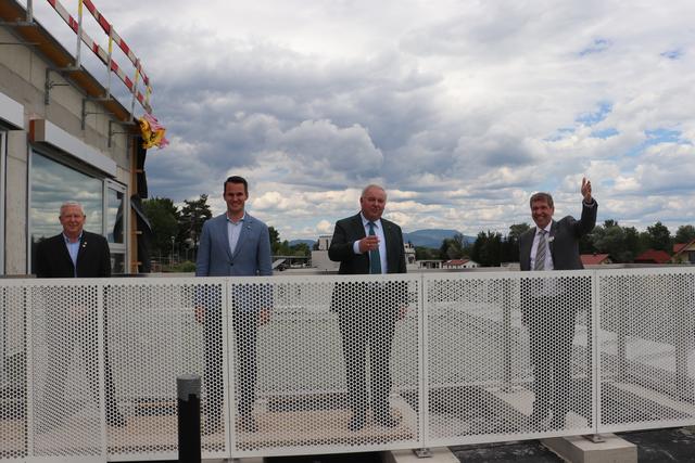 GR Günter Hahn, LAbg. Vzbgm. Stefan Hermann, LH Hermann Schützenhöfer und Bgm. Erich Gosch. | Foto: Edith Ertl
