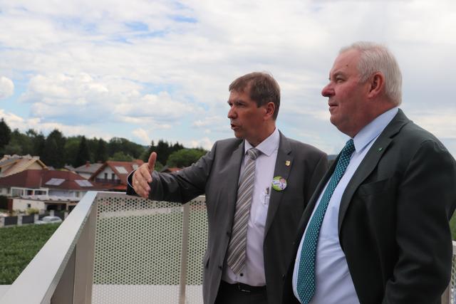 Bgm. Erich Gosch und LH Hermann Schützenhöfer auf der Baustelle der Kinderbetreuungseinrichtung | Foto: Edith Ertl