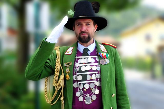 Das ist der neue Landes-Kommandant der Tiroler Schützen: Major Thomas Saurer aus Axams übernimmt dieses verantwortungsvolle Amt!