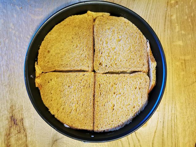8. eine weitere Toastbrotschicht folgt | Foto: Katrin Ebetshuber