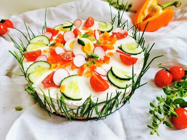 Torte nach Belieben verzieren | Foto: Katrin Ebetshuber