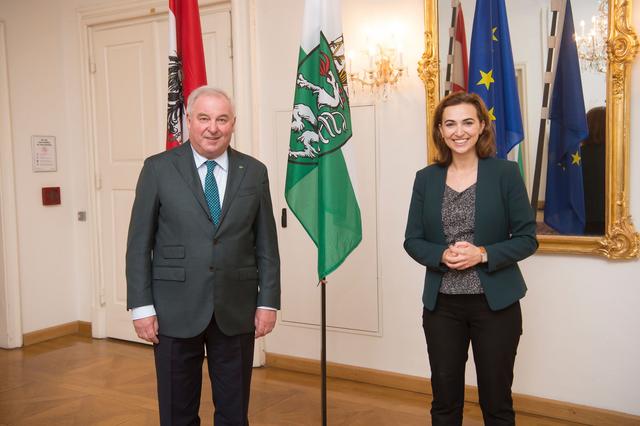Treffpunkt Burg: LH Hermann Schützenhöfer und Ministerin Alma Zadić