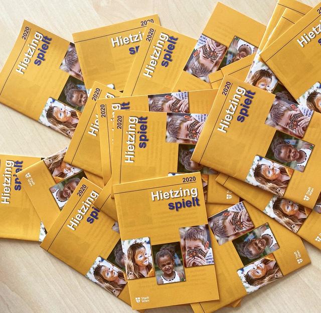 Das Programmheft kann in der Bezirksvorstehung Hietzing abgeholt werden oder downgeloadet werden