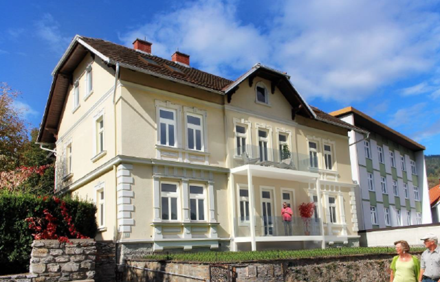 Die Kinderkrippe geht mit September 2020 in Betrieb. Das Betreute Wohnen wird im September 2021 fertiggestellt.  | Foto: Visualisierung: Silver Living