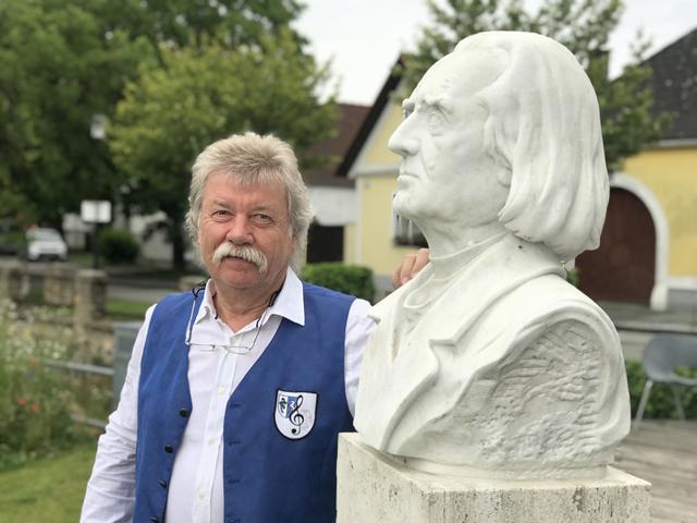 Siegfried Hirschler sucht nach sangesfreudigen Männern aus dem Bezirk Oberpullendorf für seinen Chor. | Foto: Männergesangsverein Raiding