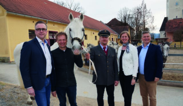 Helmut Linhart, Thomas Pucher, Erwin Movia, Barbara Eibinger-Miedl und Erwin Klissenbauer und Piber | Foto: KK