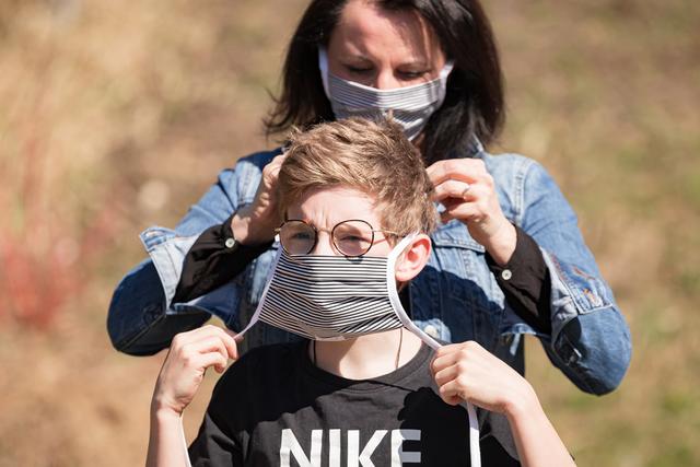Während der Corona-Krise hat Sabine Fallmann-Hauser Schutzmasken hergestellt.