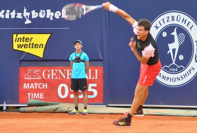 Dominic Thiem wird mit weiteren sieben Tenniskollegen beim Preisgeld-Turnier aufschlagen. | Foto: Kogler