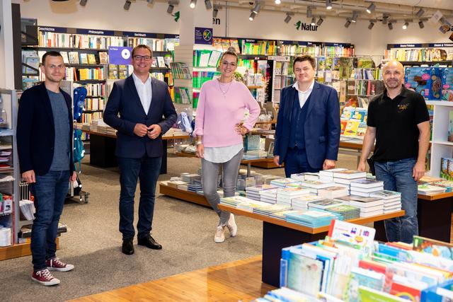 Geschäftsführer Stadtmarketing Amstetten Georg Trimmel, Bürgermeister Christian Haberhauer, Geschäftsführerin Optik Schmidradler Eva-Maria Schmidradler, CCA Leiter Hannes Grubner, Geschäftsführer Mojo/Hofcafé Werner Seifert
