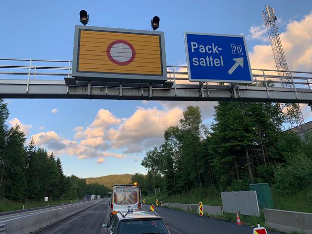 Achtung, Nachtsperren im Packabschnitt. Die Halbzeit ist geschafft. | Foto: Asfinag