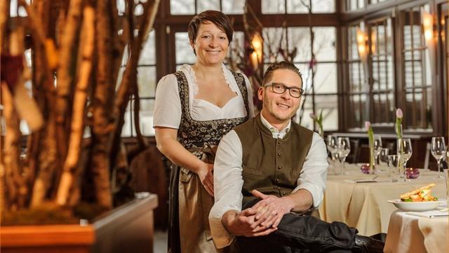 Harald Pollack und seine Frau führen den Retzbacherhof im Weinviertel und sind froh, dass die Maskenpflicht fällt.