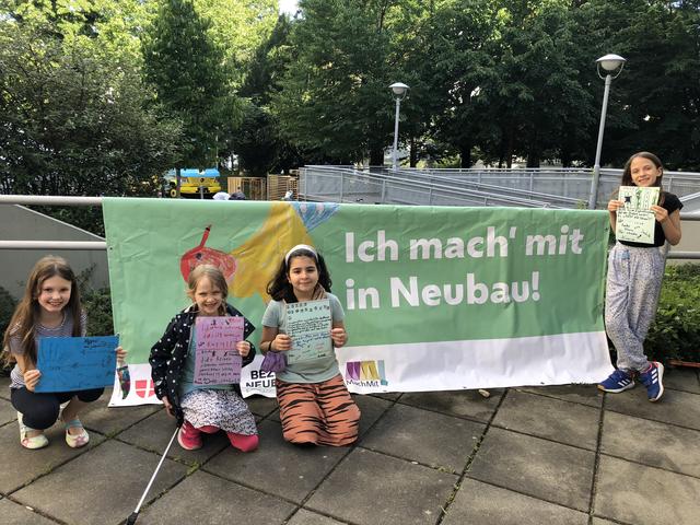Schüler haben sich Gedanken darüber gemacht, welche Schritte jeder für eine bessere Umwelt am Neubau umsetzen kann.