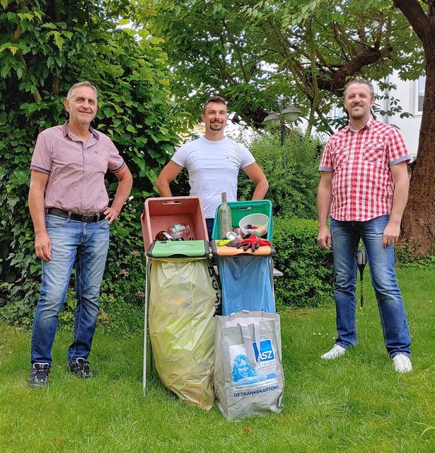 Günter Streicher (Vizebürgermeister und Leiter der Gesunden Gemeinde Schärding), Gabriel Richard Mayrhofer (Jugendbeauftragter) und Umweltstadtrat Stefan Wimmer unterstützten die Müllsammelaktion.