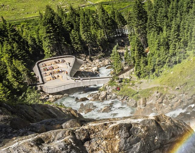 Das Naturdenkmal Grawa-Wasserfall hier mit Blick auf das darunter liegende Observatorium bleibt von den Eingriffen verschont.