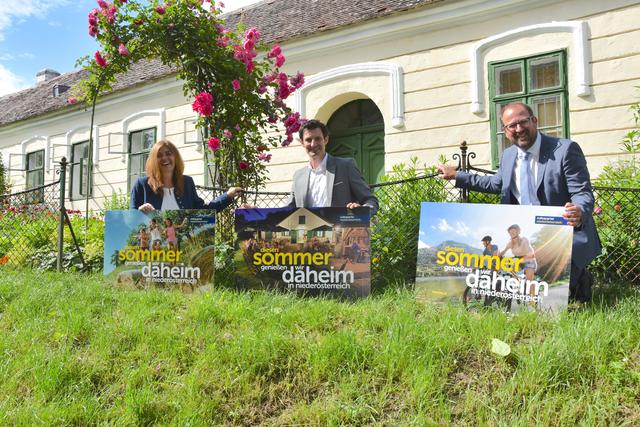 Soimmeraktions-Start im Museumsdorf: NR Angela Baumgartner, LA René Lobner und ÖVP-Landesgeschäftsführer Bernhard Ebner.