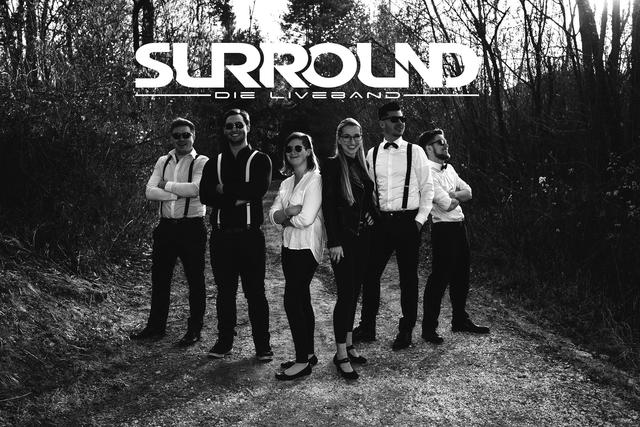 Am Samstag sorgt in der Postgasse „Surround – Die Liveband“ für Stimmung. 
 | Foto: Stadt St. Veit