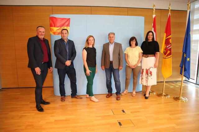 Purbach am Neusiedler See, Burgenland sterreich. Crisis management. (001) Press / News. Dates / Services. Eintrge: 88 Seite 16 - Eintrag 88 bis 88 News & Events - Dates / Services - Purbach am Neusiedlersee