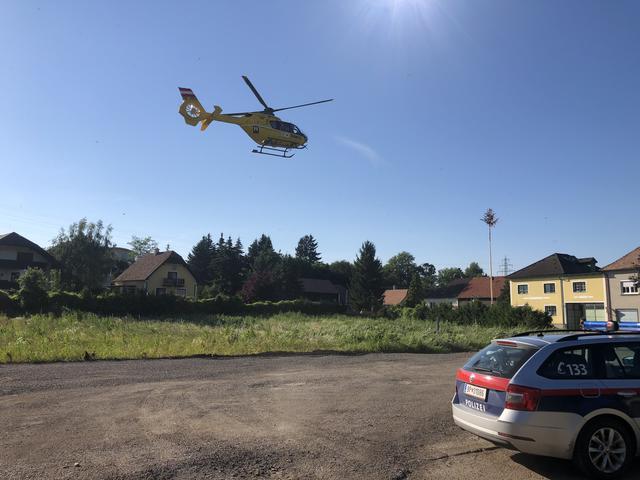 Der Rettungshubschrauber brachte die Frau in das Krankenhaus nach St. Pölten. | Foto: Karin Zeiler / Bezirksblätter NÖ