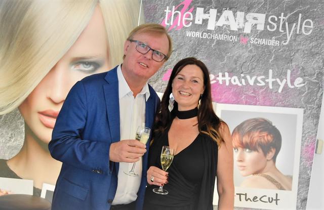 Peter Schaider und Salonleiterin Barbara Hainz.