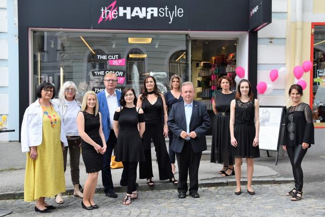 Andrea Wiesmüller, Susanne Kahri, Peter Schaider, Barbara Hainz, Madlen Greis, Franz Mold, Marianne Staudinger und das Zwettler Team.  | Foto: Pilz